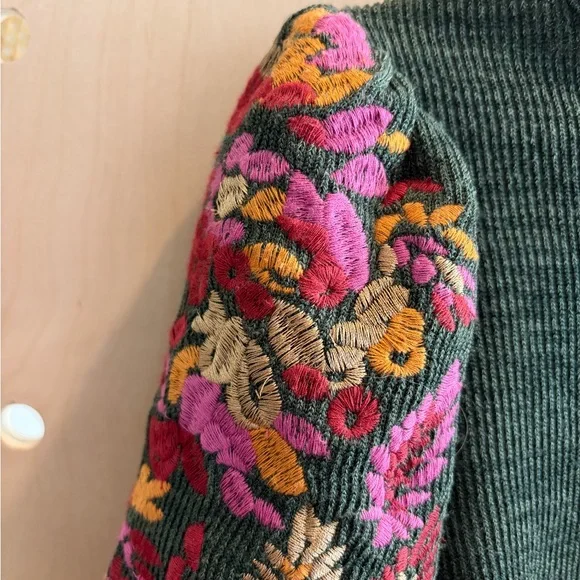 THML Floral Embroidered Bishop Sleeve Top in Green Size Small - Picture 3 of 7